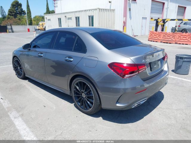 2020 MERCEDES-BENZ A 220 W1K3G4EB7LJ211484 Photo 2