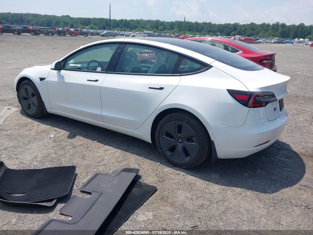 2022 TESLA MODEL 3 5YJ3E1EB8NF108843 Photo 2