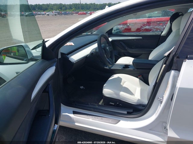 2022 TESLA MODEL 3 5YJ3E1EB8NF108843 Photo 4