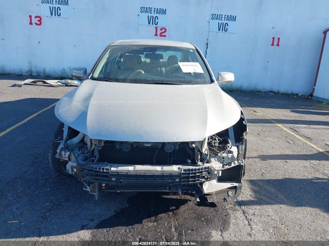 Honda lfa1 2014 1HGCR6F57EA000699 Image 13