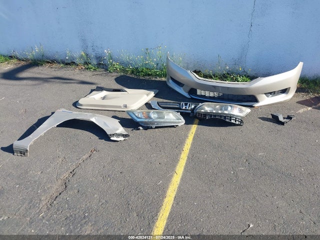 Honda lfa1 2014 1HGCR6F57EA000699 Image 12