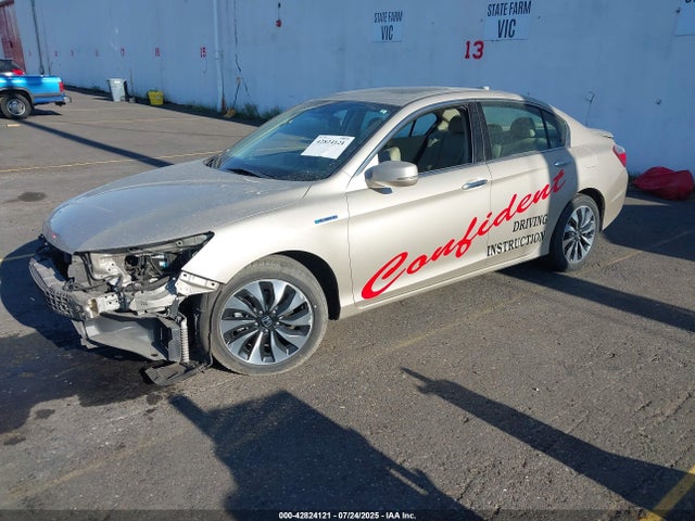 Honda lfa1 2014 1HGCR6F57EA000699 Image 2