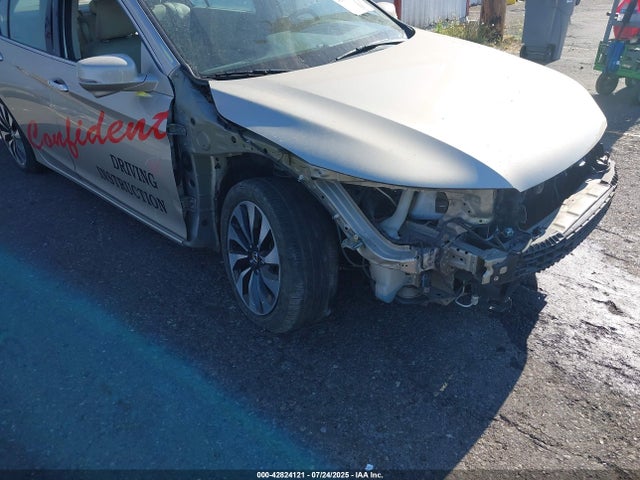 Honda lfa1 2014 1HGCR6F57EA000699 Image 6