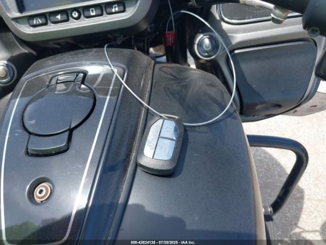 2020 INDIAN MOTORCYCLE CO. CHALLENGER 56KLCDRR7L3386250 Photo 10