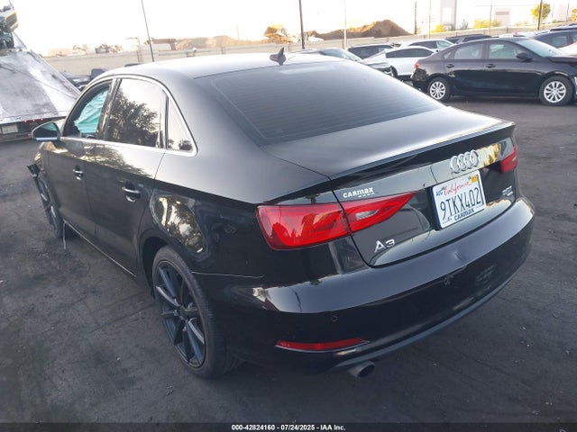 2015 AUDI A3 WAUEFGFF2F1066686 Photo 2