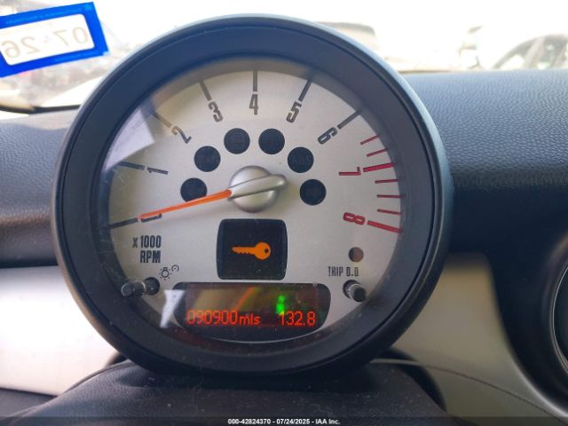 2011 MINI COOPER CLUBMAN WMWZF3C59BT188840 Photo 6