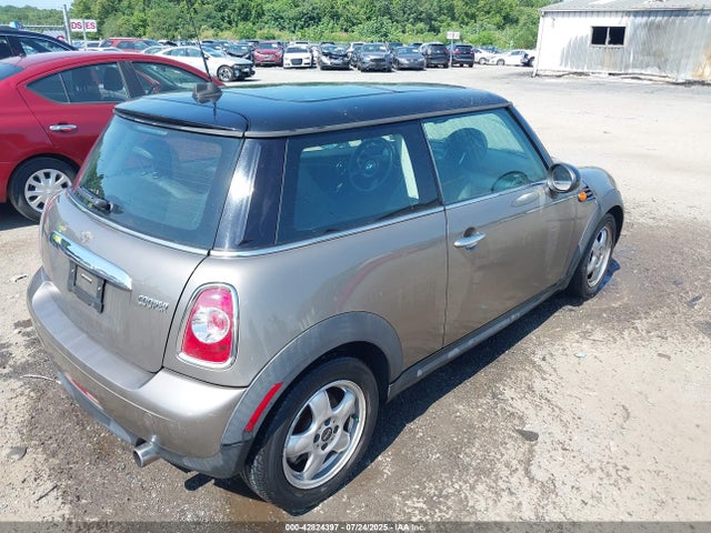 2011 MINI COOPER WMWSU3C58BT251692 Photo 3