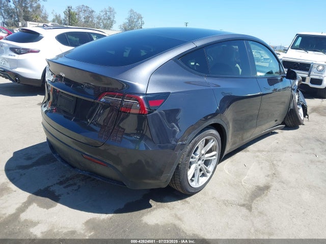 2024 TESLA MODEL Y 7SAYGDED5RF093343 Photo 3