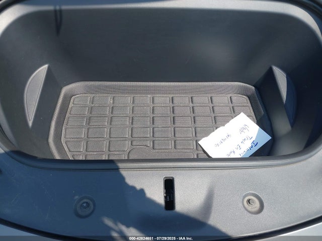 2023 TESLA MODEL Y 7SAYGDEF6PF705175 Photo 9