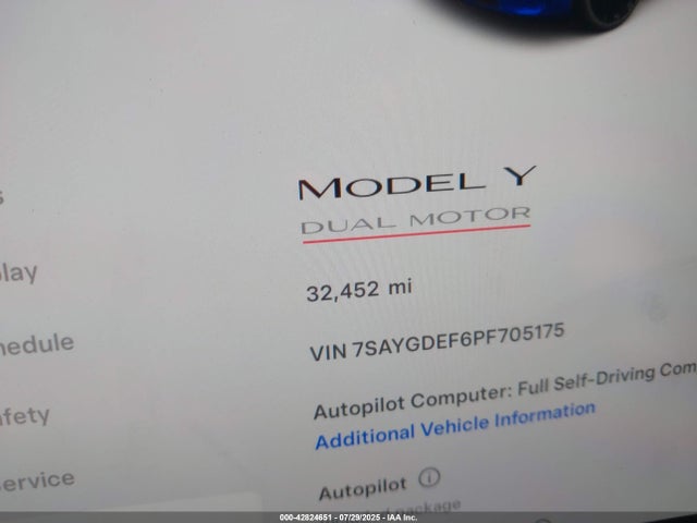 Tesla Model Y 2023 7SAYGDEF6PF705175 Image 15