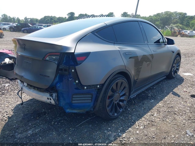 2023 TESLA MODEL Y 7SAYGDEF6PF705175 Photo 3