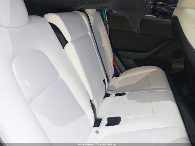 2023 TESLA MODEL Y 7SAYGDEF6PF705175 Photo 7