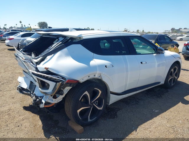 KIA EV6 2023 KNDC4DLC7P5090629 Image 4