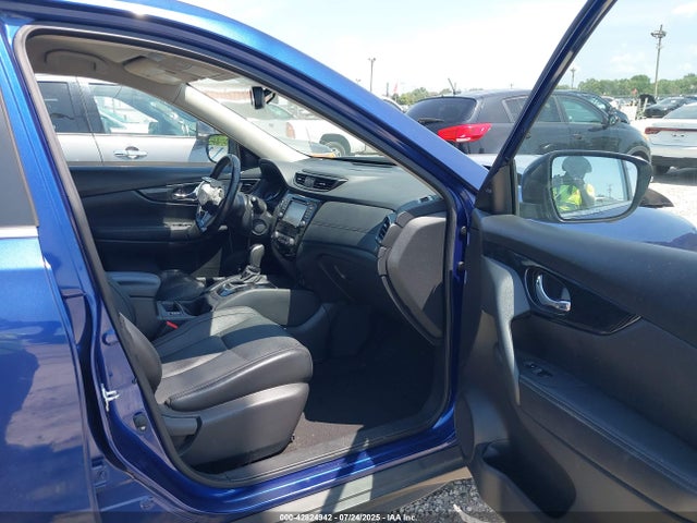 JN8AT2MV4HW022948 Nissan Rogue
