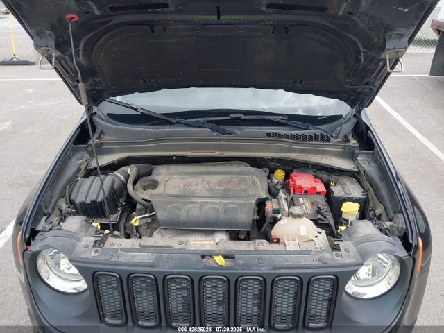 42825028 :رقم المزاد ، ZACCJBAB2JPH59380 vin ، 2018 Jeep Renegade Upland Edition 4x4 مزاد بيع