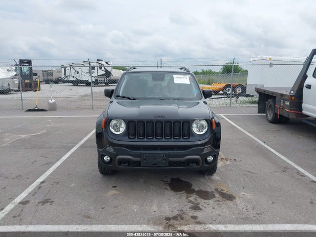 42825028 :رقم المزاد ، ZACCJBAB2JPH59380 vin ، 2018 Jeep Renegade Upland Edition 4x4 مزاد بيع