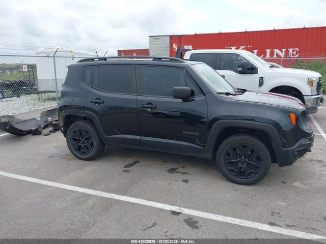 42825028 :رقم المزاد ، ZACCJBAB2JPH59380 vin ، 2018 Jeep Renegade Upland Edition 4x4 مزاد بيع