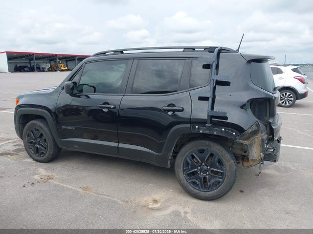 42825028 :رقم المزاد ، ZACCJBAB2JPH59380 vin ، 2018 Jeep Renegade Upland Edition 4x4 مزاد بيع