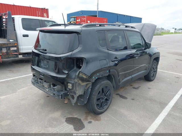 42825028 :رقم المزاد ، ZACCJBAB2JPH59380 vin ، 2018 Jeep Renegade Upland Edition 4x4 مزاد بيع