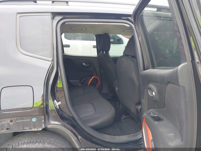 42825028 :رقم المزاد ، ZACCJBAB2JPH59380 vin ، 2018 Jeep Renegade Upland Edition 4x4 مزاد بيع