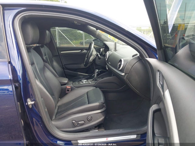 2018 AUDI S3 WAUB1HFF4J1012421 Photo 4