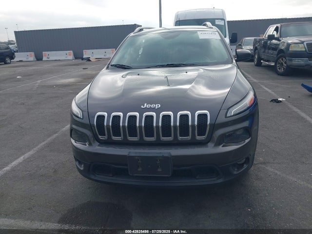 1C4PJLCB6HW668128 Jeep Cherokee