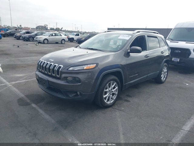 1C4PJLCB6HW668128 Jeep Cherokee