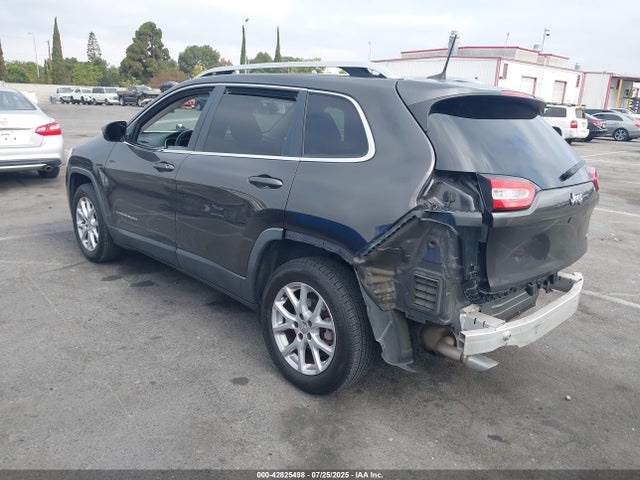 1C4PJLCB6HW668128 Jeep Cherokee