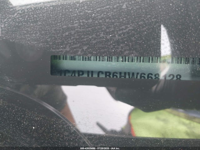 1C4PJLCB6HW668128 Jeep Cherokee