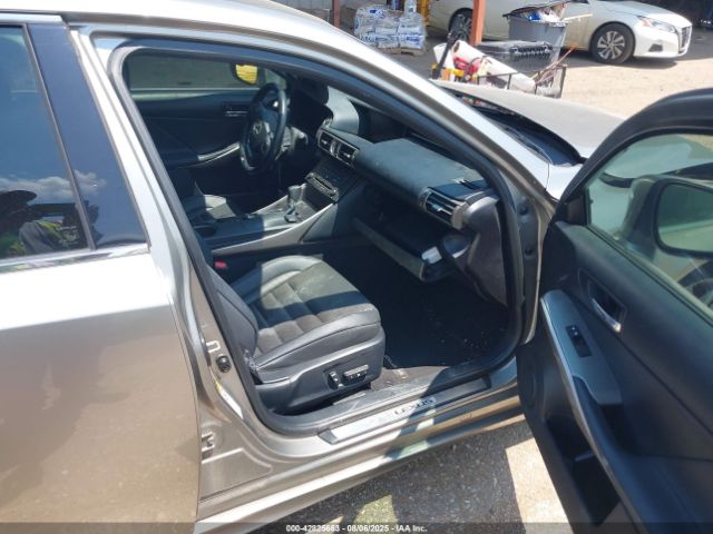 2016 LEXUS IS 200T JTHBA1D28G5002114 Photo 4