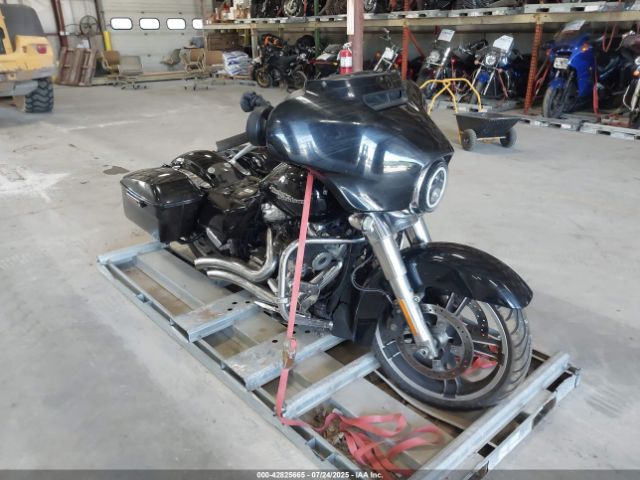 2018 HARLEY-DAVIDSON FLHX 1HD1KBC14JB685932