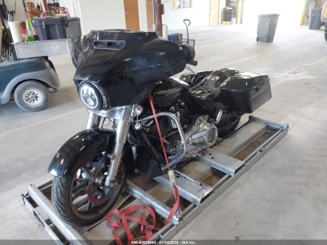 2018 HARLEY-DAVIDSON FLHX 1HD1KBC14JB685932 Photo 1