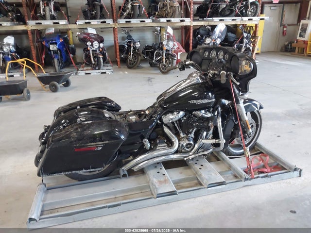 Продажа на аукционе авто 2018 Harley-davidson Flhx Street Glide, vin: 1HD1KBC14JB685932, номер лота: 42825665