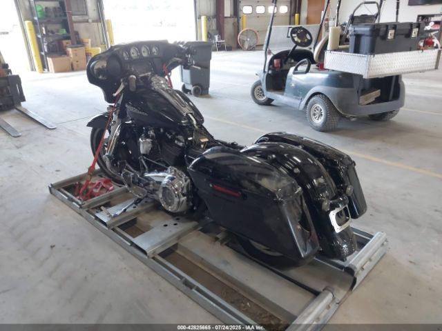 2018 HARLEY-DAVIDSON FLHX 1HD1KBC14JB685932 Photo 2