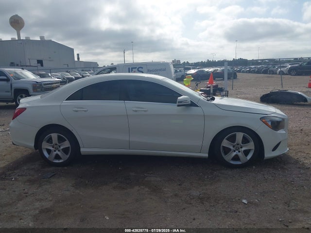 Mercedes-Benz m270 2018 WDDSJ4EB8JN604977 Image 14