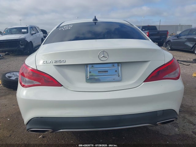 Mercedes-Benz m270 2018 WDDSJ4EB8JN604977 Image 17