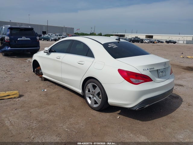 Mercedes-Benz m270 2018 WDDSJ4EB8JN604977 Image 3