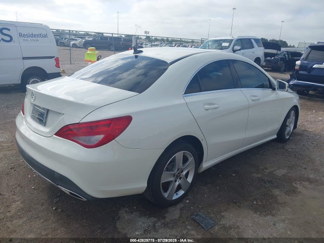 Mercedes-Benz m270 2018 WDDSJ4EB8JN604977 Image 4