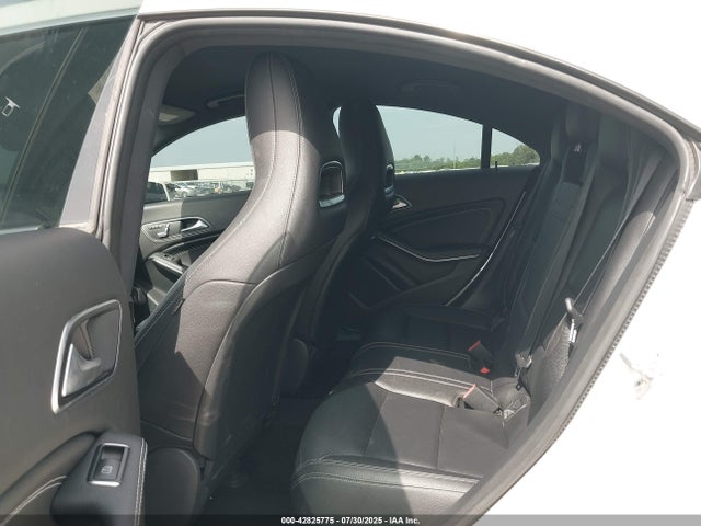 Mercedes-Benz m270 2018 WDDSJ4EB8JN604977 Image 8