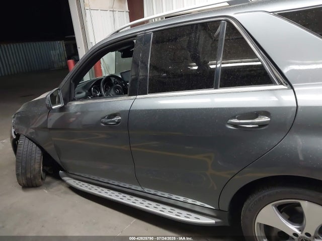 4JGDA5HB8HA990060 Mercedes-Benz m276