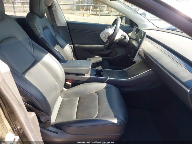 2018 TESLA MODEL 3 5YJ3E1EA1JF013882 Photo 4