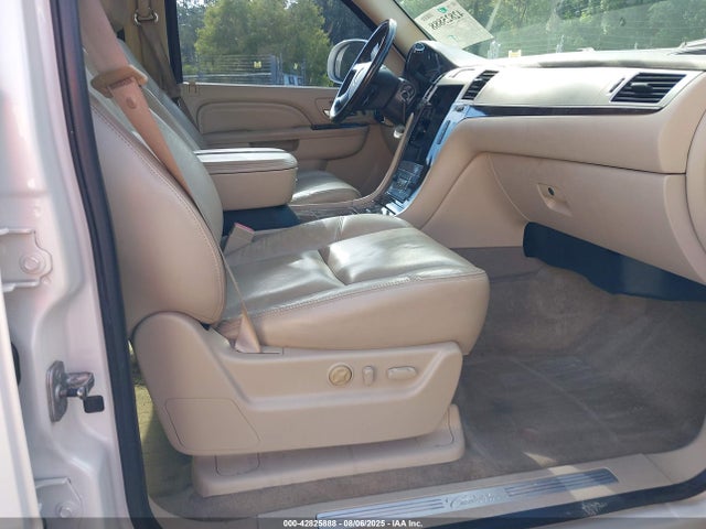 2010 CADILLAC ESCALADE EXT 3GYVKLEF8AG285021 Photo 4