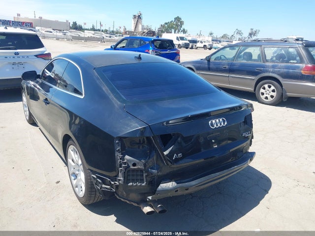 2010 AUDI A5 WAUCFAFR9AA029934 Photo 2