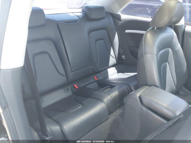 2010 AUDI A5 WAUCFAFR9AA029934 Photo 7