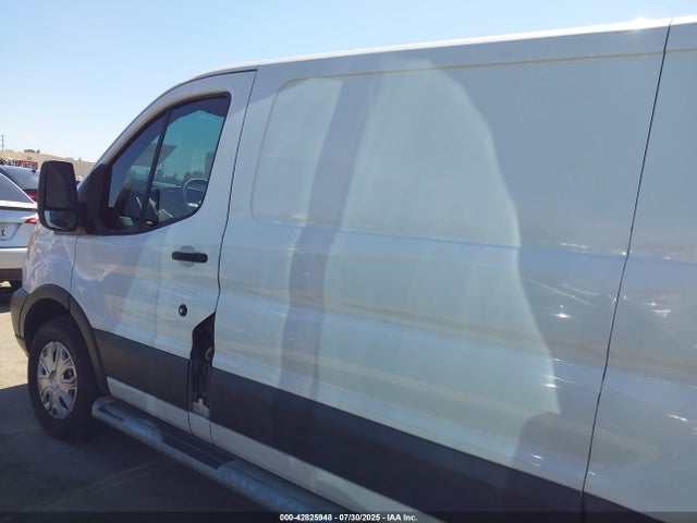 1FTNR1ZMXFKA55818 Ford Transit