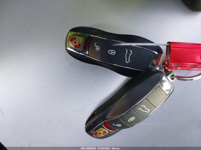 Porsche 2018 2018 WP1AA2A56JLB21198 Image 11