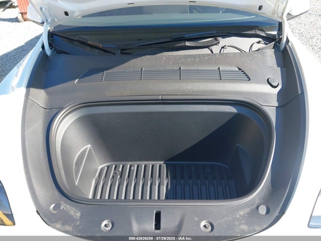 Tesla 2025 2025 7SAYGAEEXSF240575 Image 10