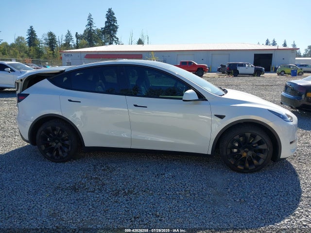 Tesla 2025 2025 7SAYGAEEXSF240575 Image 13