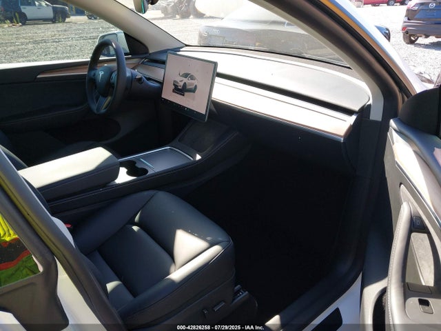 Tesla 2025 2025 7SAYGAEEXSF240575 Image 5