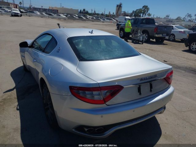 2011 MASERATI GRANTURISMO ZAM45GLA2B0056990 Photo 2